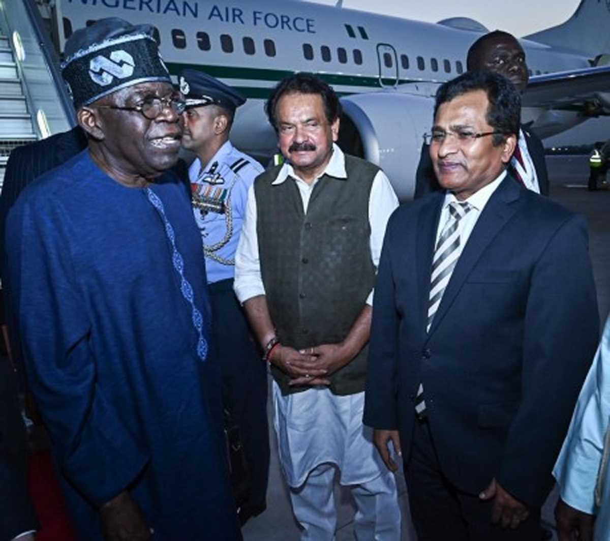 नाइजीरियाई राष्ट्रपति जी20 शिखर सम्मेलन के लिए दिल्ली पहुंचे नाइजीरियाई राष्ट्रपति जी20 शिखर सम्मेलन के लिए दिल्ली पहुंचे